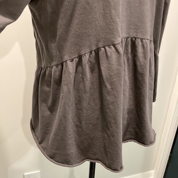 OneTeaspoon Long Sleeve Chain Top Asymmetrical Hem Size 10 Grey Rare - Picture 11 of 16